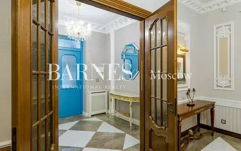 2-этажный коттедж 687 м² с отделкой