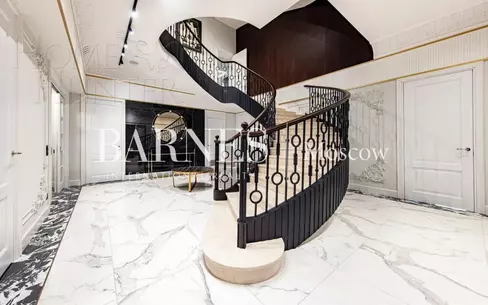 2-этажный коттедж 702 м² с отделкой