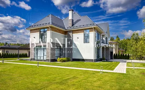 2-этажный коттедж 600 м² с отделкой