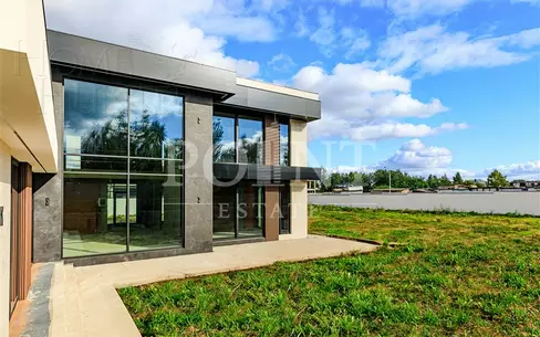 2-этажный коттедж 550 м² без отделки