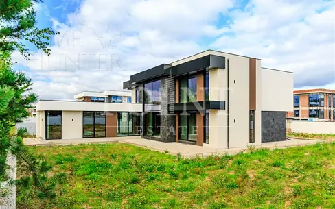 2-этажный коттедж 550 м² без отделки