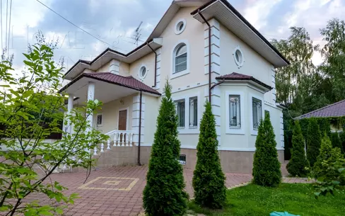 2-этажный коттедж 450 м² с отделкой