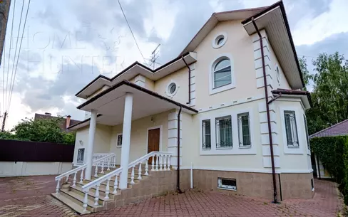 2-этажный коттедж 450 м² с отделкой