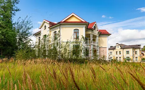 22-этажный коттедж 651 м² без отделки