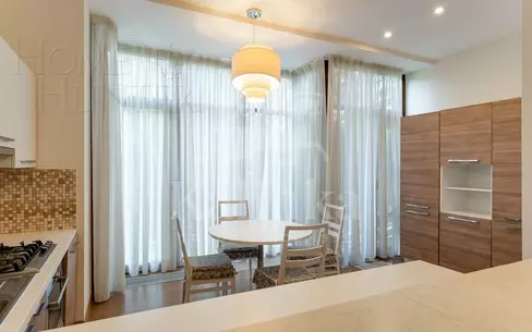 3-этажный таунхаус 320 м² с отделкой