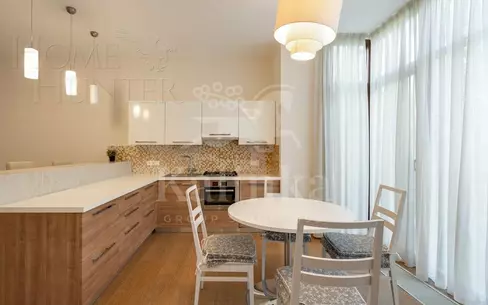 3-этажный таунхаус 320 м² с отделкой