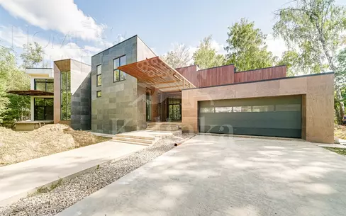 2-этажный коттедж 1 400 м² без отделки