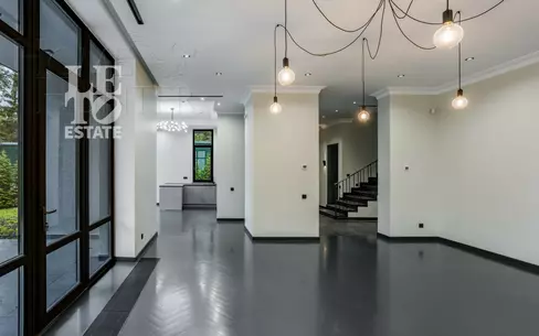 2-этажный коттедж 300.3 м² с отделкой