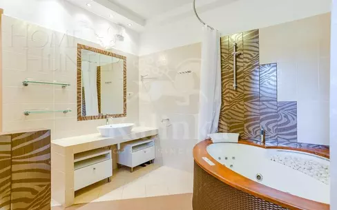 3-этажный коттедж 500 м² с отделкой