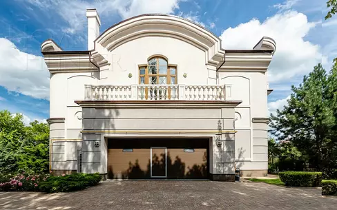 2-этажный коттедж 643 м² с отделкой