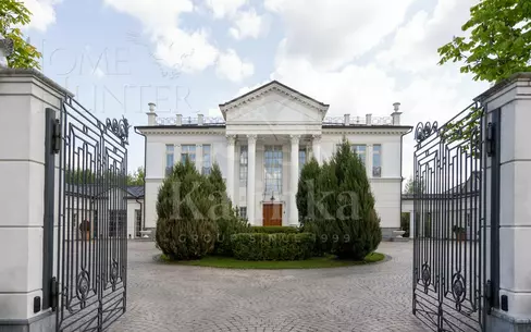 2-этажный коттедж 980 м² с отделкой