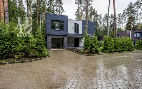 2-этажный коттедж 300.3 м² с отделкой