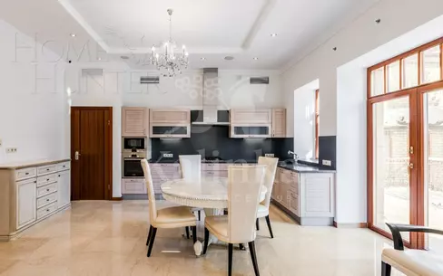 2-этажный коттедж 1 378 м² с отделкой