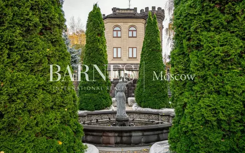 3-этажный коттедж 1 200 м² без отделки