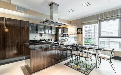 5-КОМН. КВАРТИРА С ОТДЕЛКОЙ 290 М² НА 2 ЭТАЖЕ
