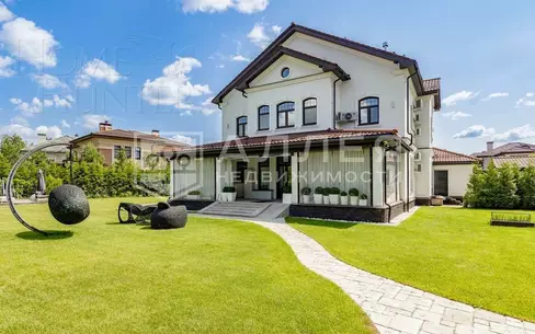 2-этажный коттедж 550 м² с отделкой