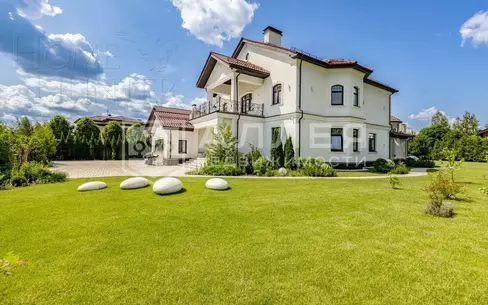 2-этажный коттедж 550 м² с отделкой