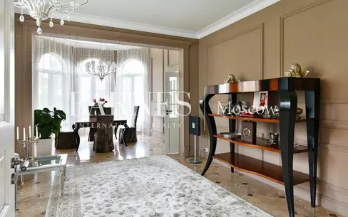 2-этажный коттедж 385 м² с отделкой