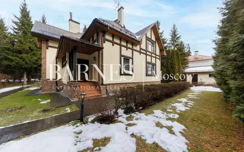 2-этажный коттедж 471 м² с отделкой