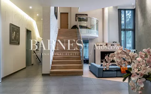 2-этажный коттедж 1 622 м² с отделкой