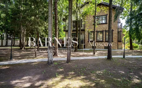 3-этажный коттедж 633 м² с отделкой