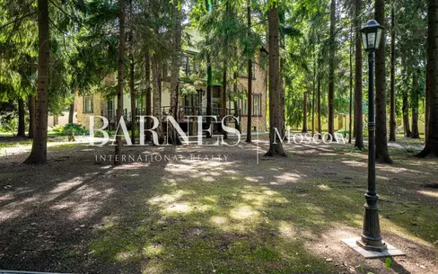 3-этажный коттедж 633 м² с отделкой