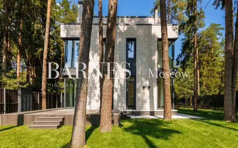 3-этажный коттедж 380 м² с отделкой