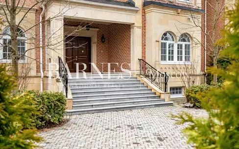 2-этажный коттедж 2 141 м² с отделкой