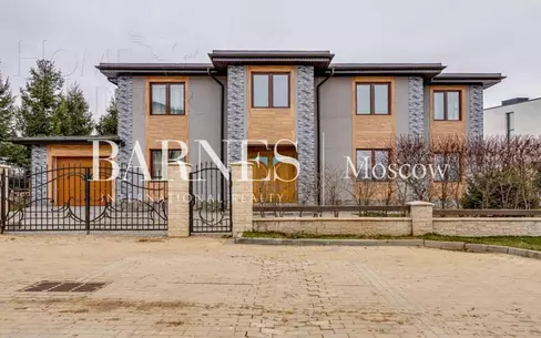 2-этажный коттедж 305 м² с отделкой
