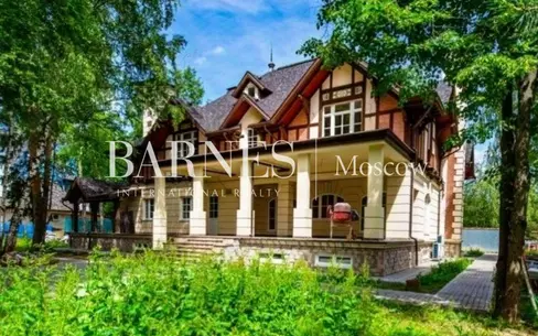 2-этажный коттедж 1 200 м² с отделкой