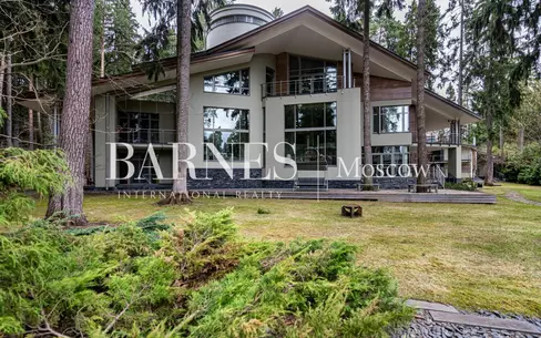 2-этажный коттедж 1 622 м² с отделкой