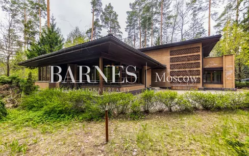2-этажный коттедж 320 м² с отделкой