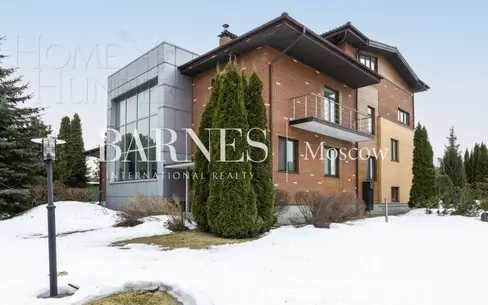 3-этажный коттедж 980 м² с отделкой