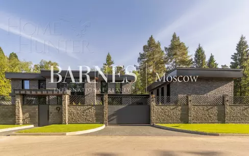 2-этажный коттедж 1 700 м² без отделки