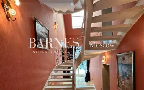 2-этажный таунхаус 460 м² с отделкой