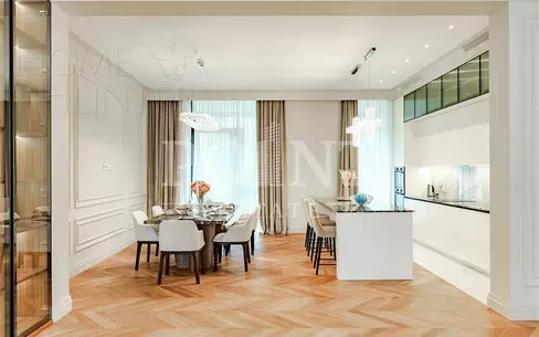 3-этажный таунхаус 287 м² с отделкой