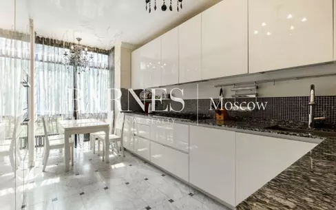 2-этажный таунхаус 330 м² с отделкой