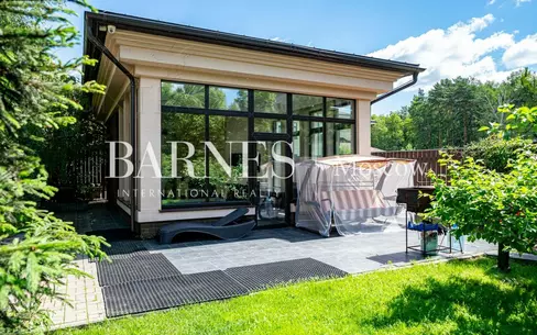 2-этажный коттедж 550 м² с отделкой