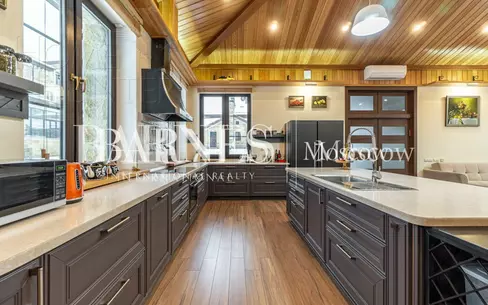 2-этажный коттедж 2 800 м² без отделки