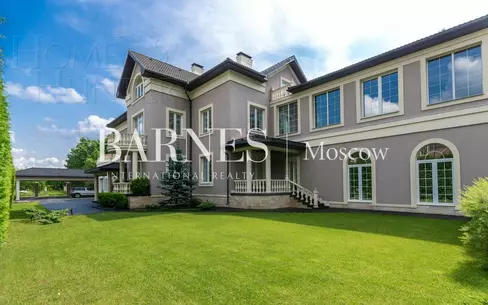 3-этажный коттедж 1 162 м² с отделкой