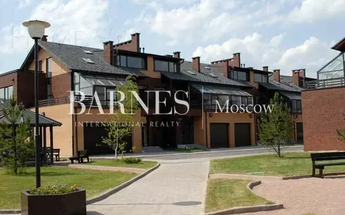 2-этажный таунхаус 280 м² с отделкой