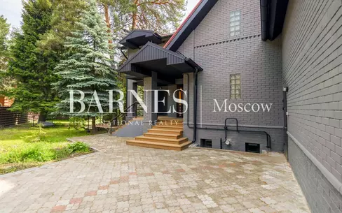 2-этажный коттедж 370 м² с отделкой