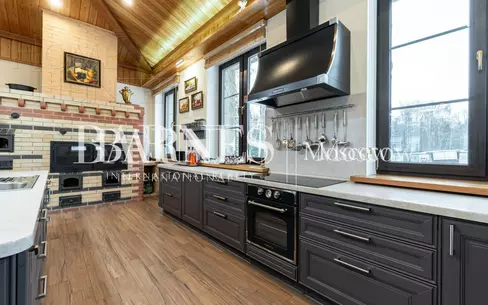 2-этажный коттедж 2 800 м² без отделки