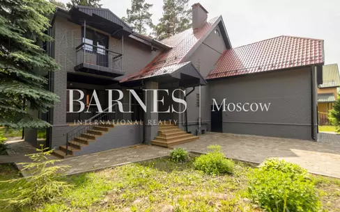 2-этажный коттедж 370 м² с отделкой