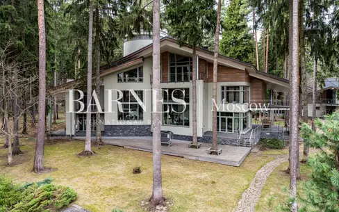 2-этажный коттедж 1 622 м² с отделкой