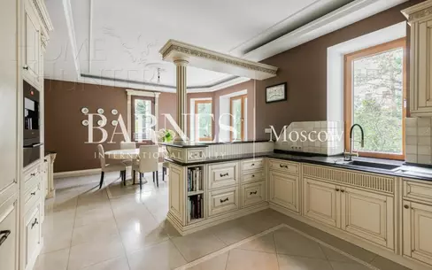 2-этажный коттедж 696 м² с отделкой