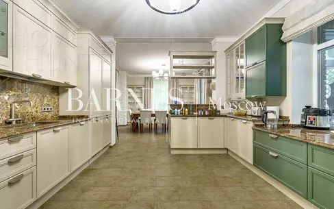 2-этажный коттедж 1 150 м² с отделкой