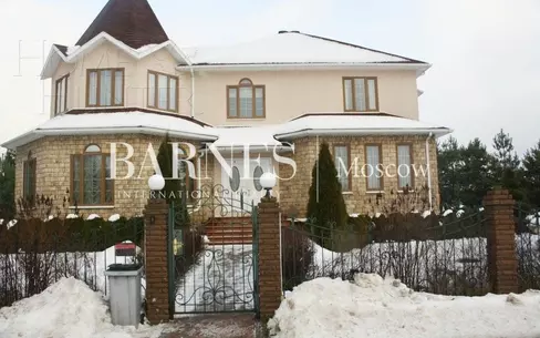 2-этажный коттедж 550 м² с отделкой