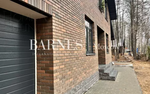 2-этажный коттедж 300 м² без отделки