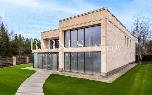 2-этажный коттедж 830 м² без отделки